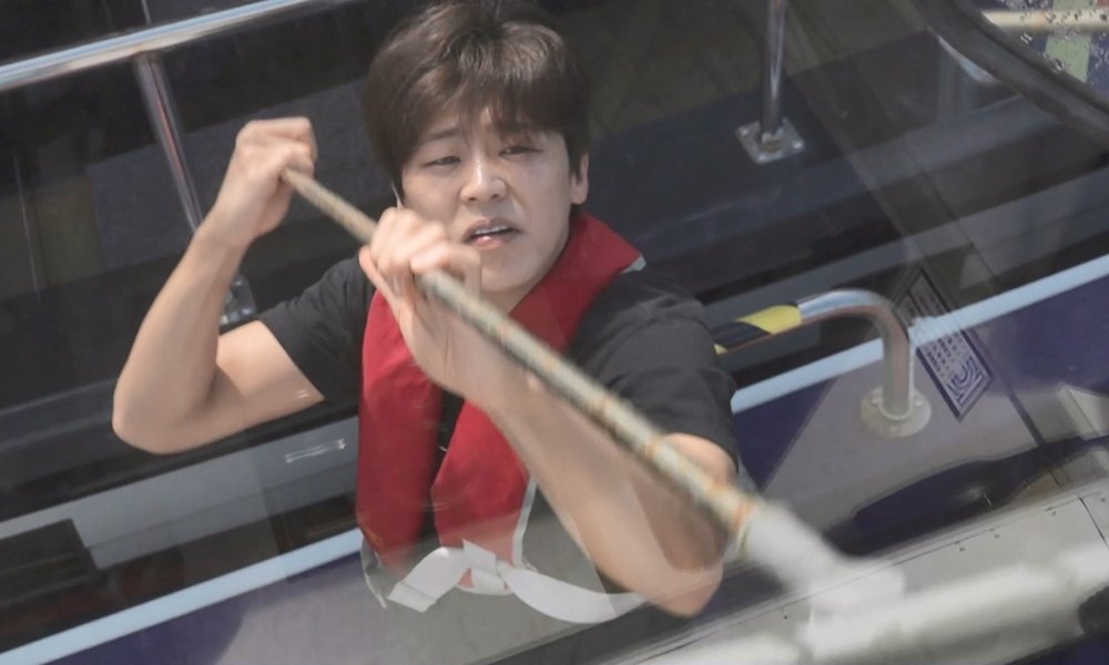 박지현, 해경 시절 3000톤급 배 실력 소환…외삼촌 일손 돕기 나섰다 (나혼산)
