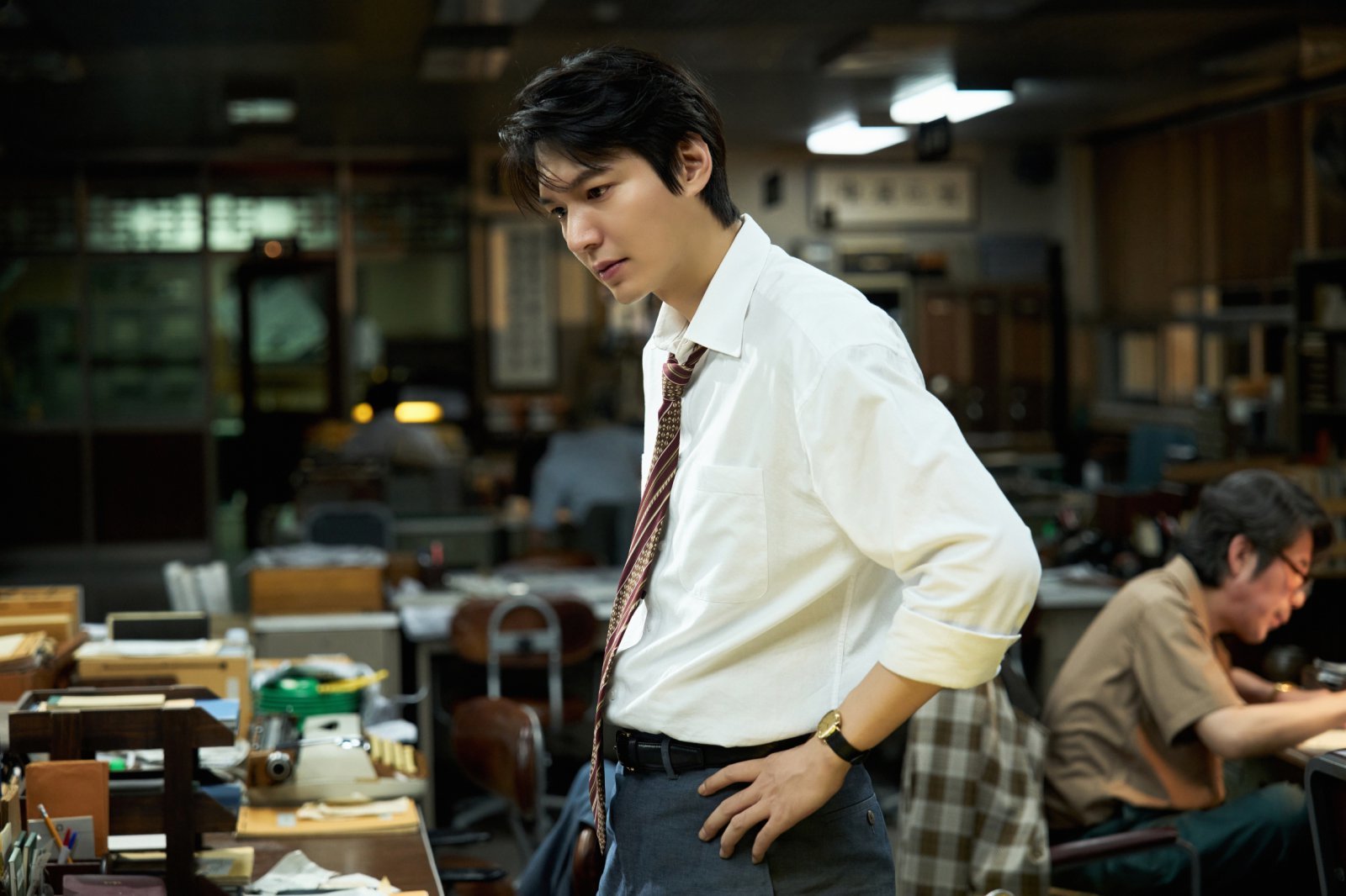 ‘암살자(들)’ 100만 돌파…이민호, 총격 사건 뛰어든 ‘열혈 기자’