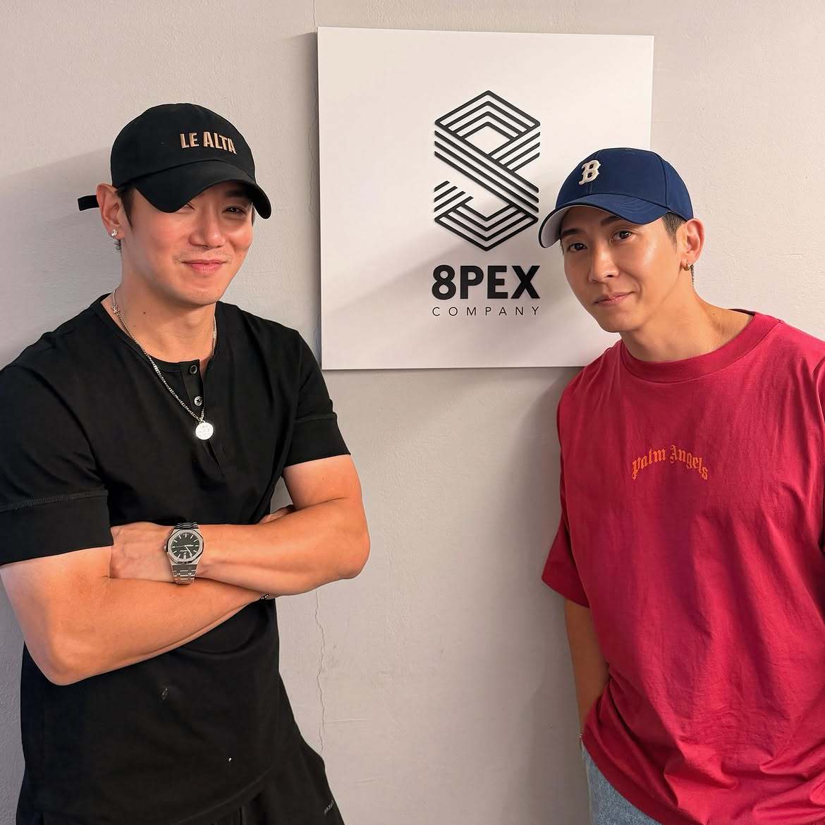 플라이 투 더 스카이 컴백…브라이언X환희 녹음실 투샷