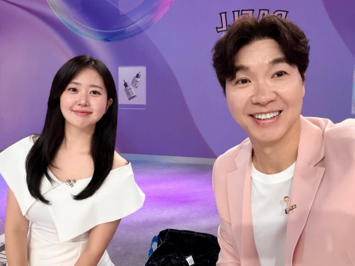 박수홍♥김다예, 비행기서 내리려다 논란 빚더니…한 달 만 가족여행 ‘기차로’