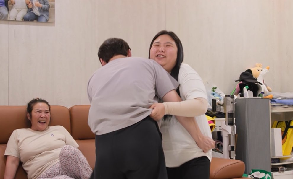 박서진vs여동생 박효정, 씨름 한판…굴욕 뒤태 어째 (살림남)