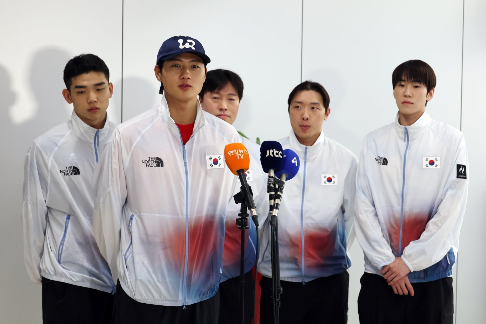 ‘병역특례 혜택보단 금메달 영광을’ 야구 곽빈, 농구 장재석, 펜싱 오상욱, 축구 이영준의 품격
