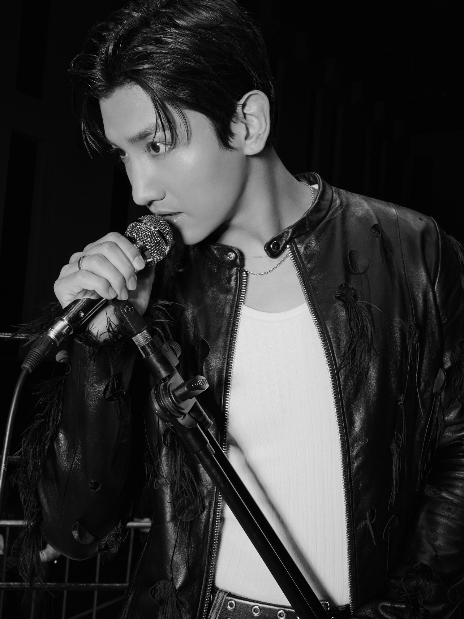 최강창민, ‘All Of My Life’ MV 티저 공개…하프타임 쇼 록커 변신