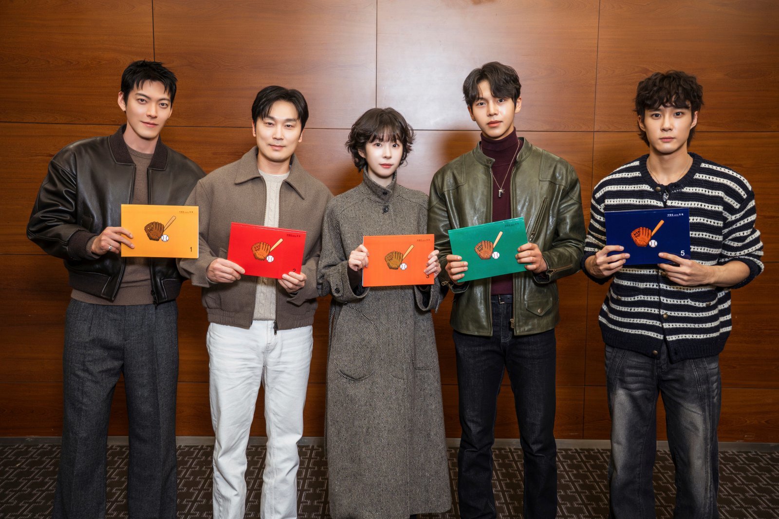 김우빈, 전국 꼴찌 고교 야구부 감독 된다…12월 첫방 (기프트)