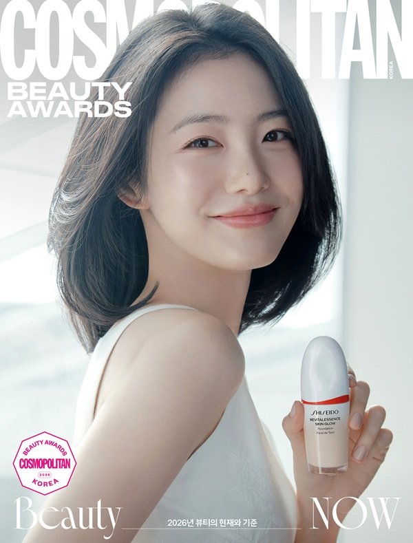 신예은, 촉촉하거나 매트하거나…‘코스모폴리탄’ 별책 커버 장식