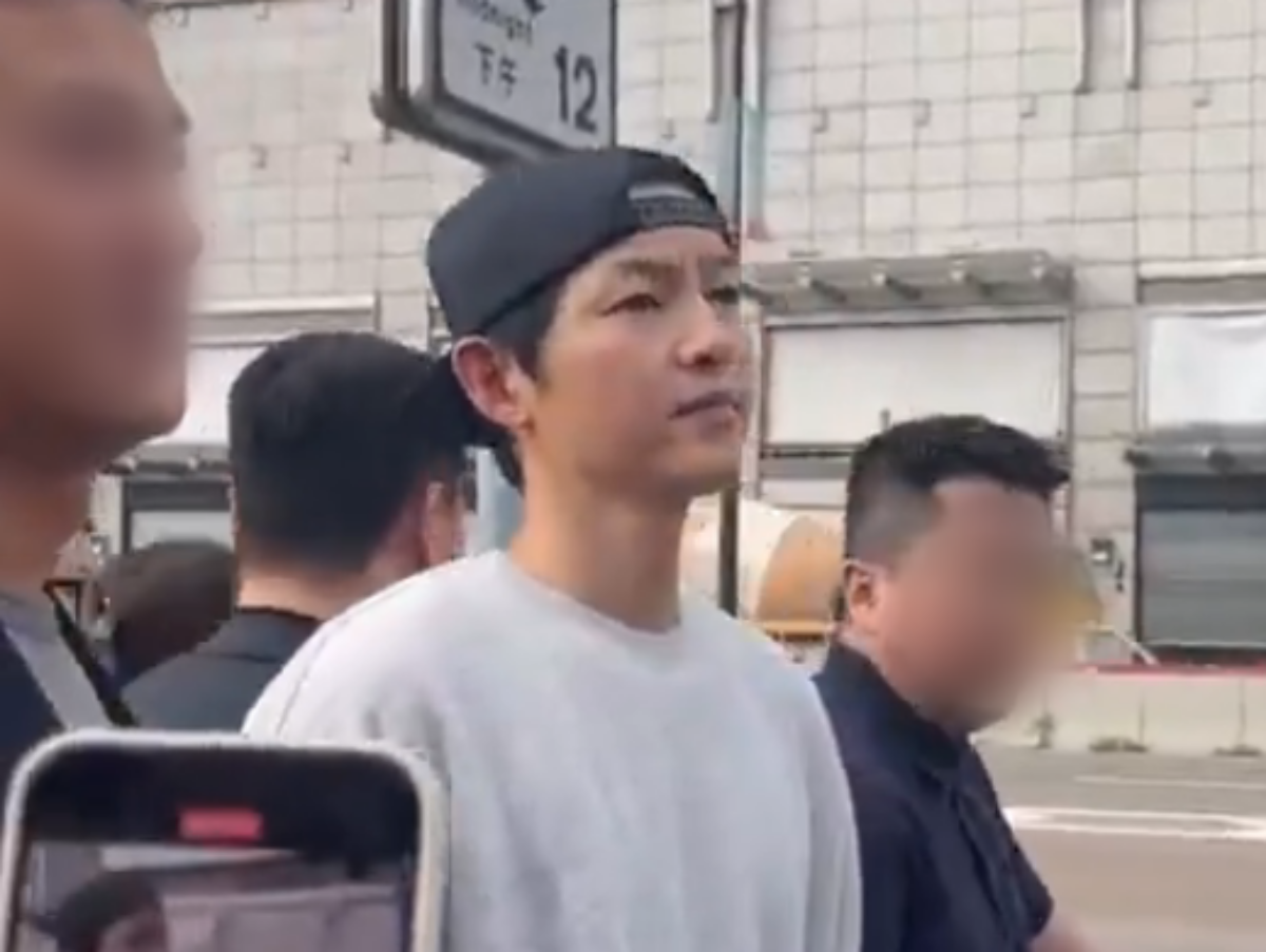 송중기, 재혼해 두 아이 아빠 됐는데…해외서 “송혜교 남편” 소환 [SD이슈]