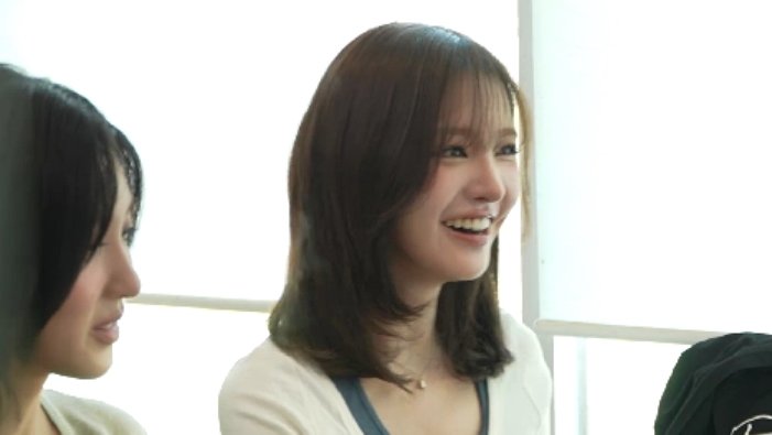 아이브, ‘초통령’ 인기 이 정도였나…콘서트에 부모 대기구역까지