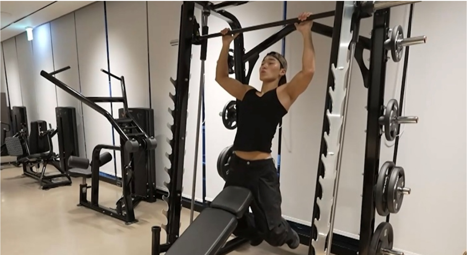 최산, 52kg 마른 몸에서 역삼각형 몸매로…에이티즈도 감탄