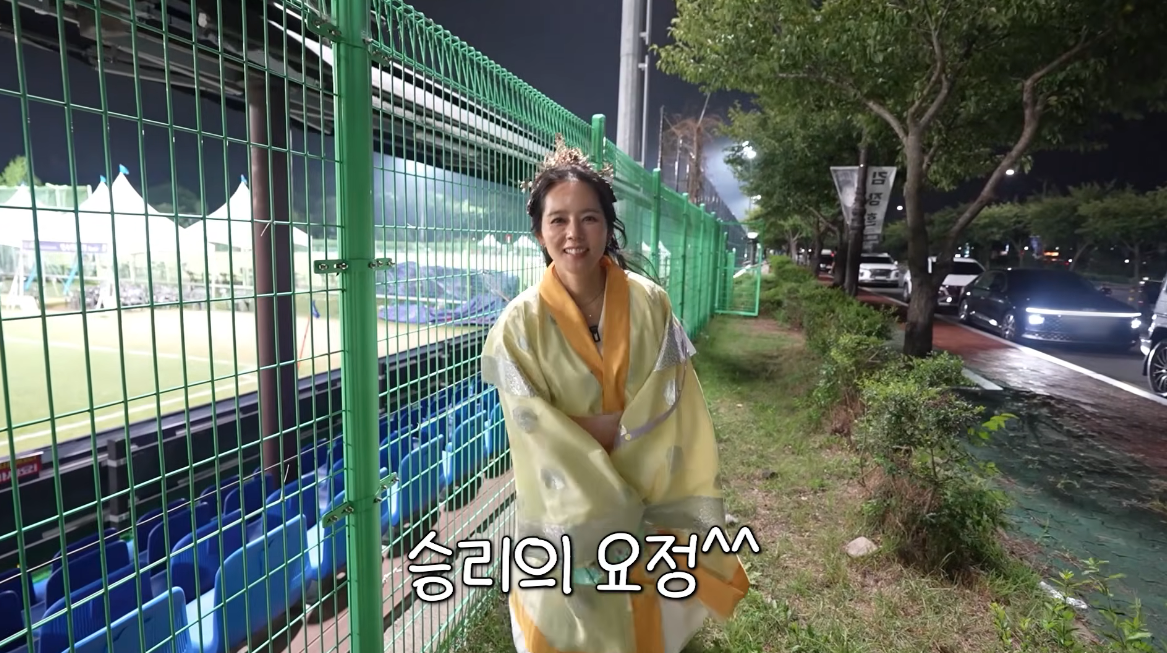 한가인, ‘신라 공주’ 차림으로 조카 축구 경기까지…“나 승요인가봐” [SD톡톡]