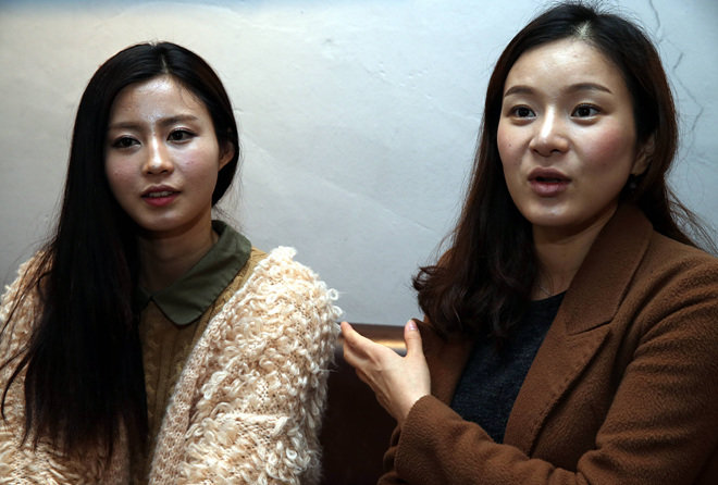 채널A ‘이제 만나러 갑니다’의 출연자 김아라 씨(왼쪽)와 윤아영 씨. (촬영=23일) 김경제 기자 kjk5873@donga.com