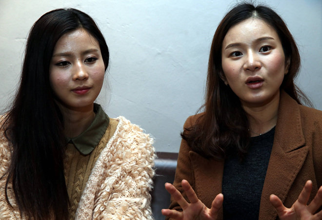 채널A ‘이제 만나러 갑니다’의 출연자 김아라 씨(왼쪽)와 윤아영 씨. (촬영=23일) 김경제 기자 kjk5873@donga.com