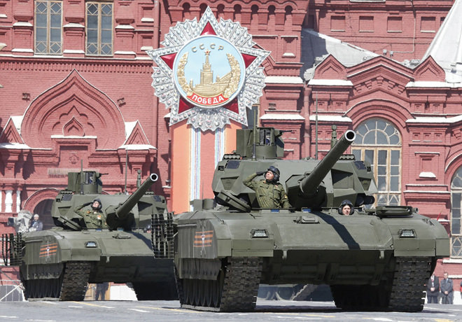4일 러시아 모스크바 붉은 광장에서 열린 예행연습에서는 러시아군의 최신예 전차 T-14가 공개됐다. (사진= 로이터 뉴스1)