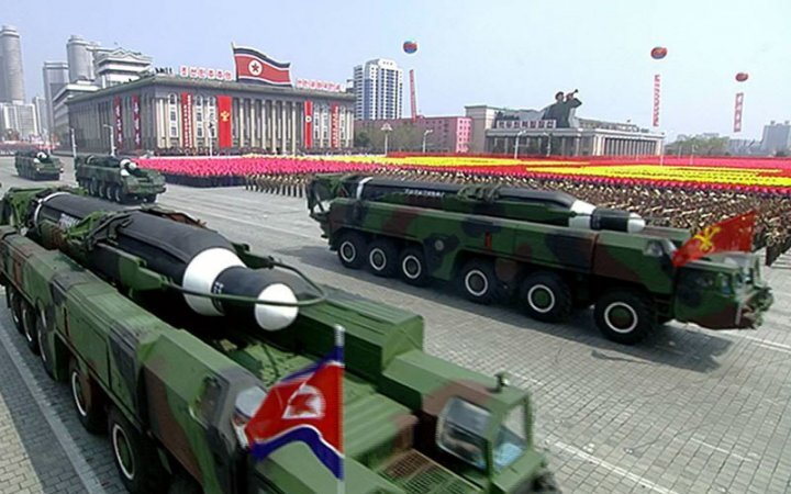 북한 태양절 열병식에 나타난 무수단 미사일 개량형